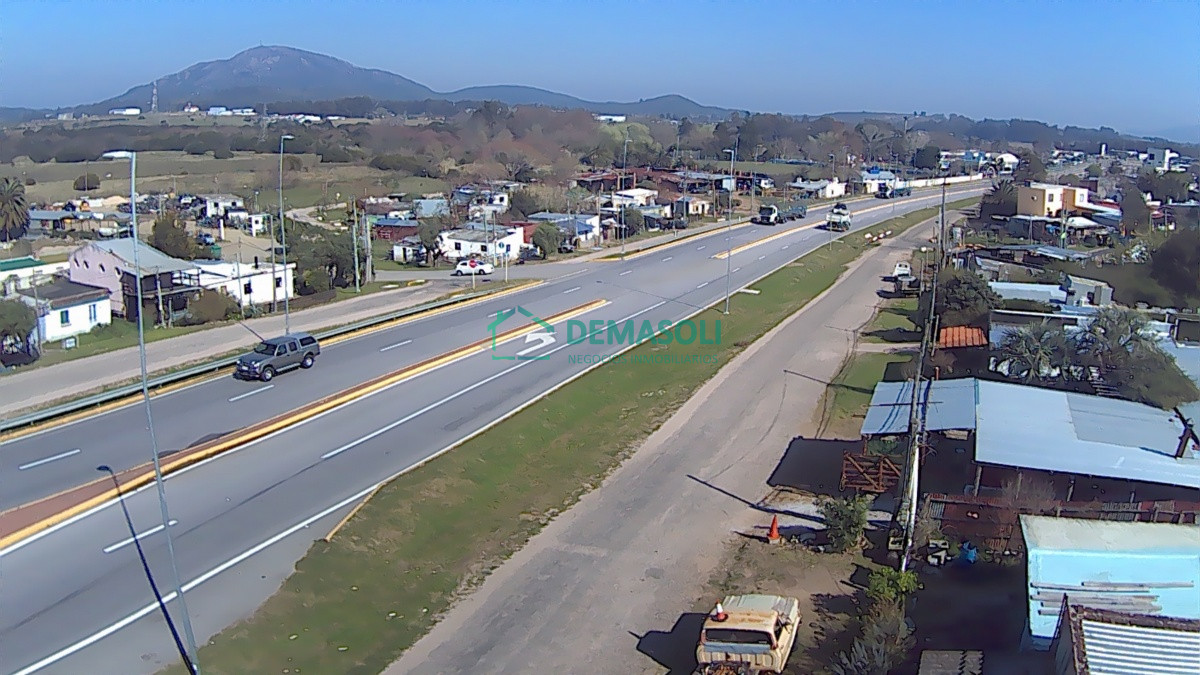 Local Comercial ID.558 - Se vende local con frente a ruta 9