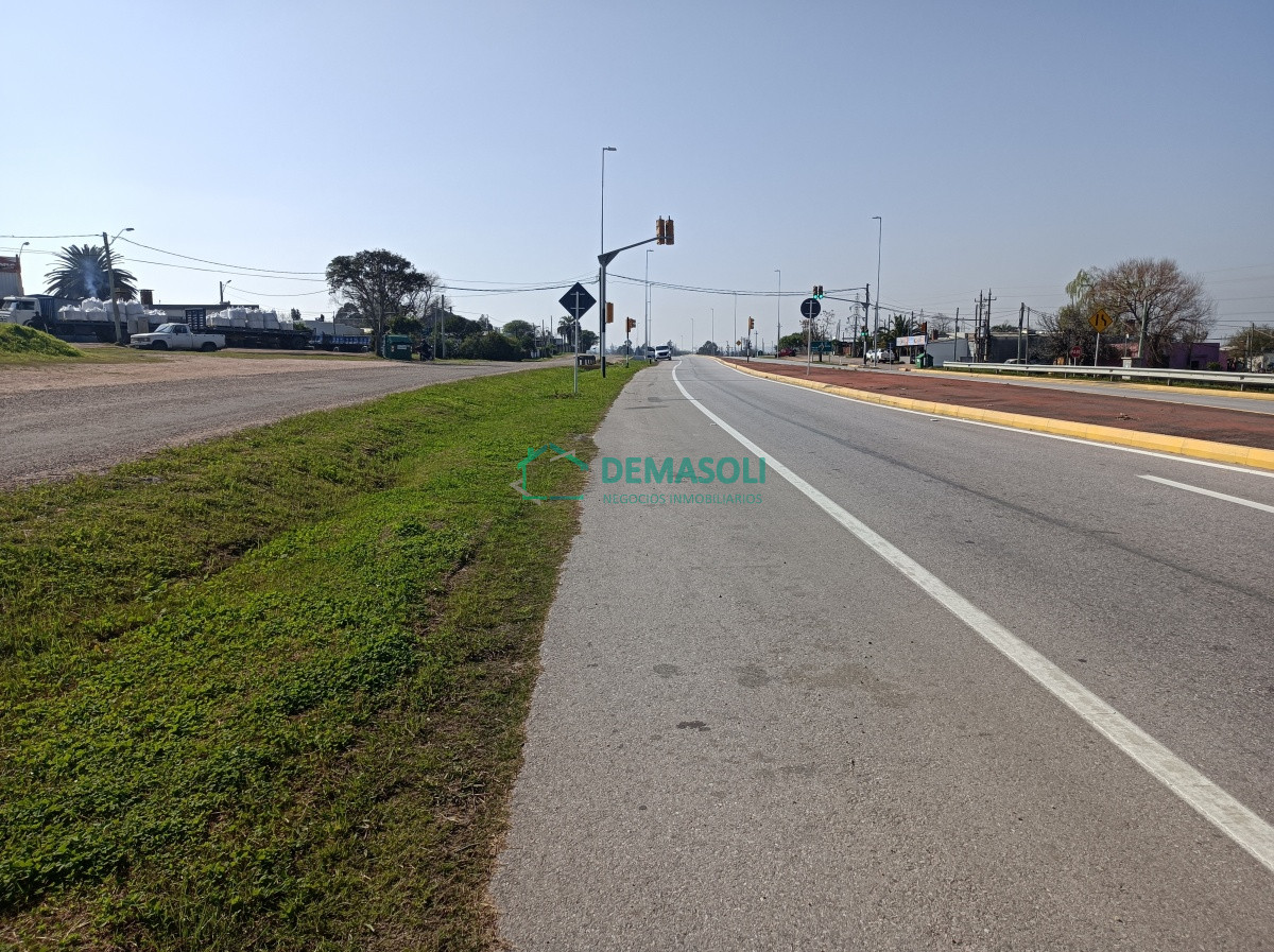 Local Comercial ID.558 - Se vende local con frente a ruta 9