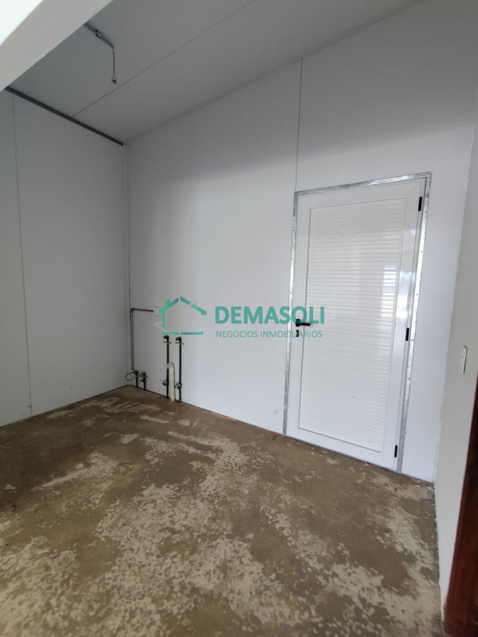 Local Comercial ID.1402 - Se alquila excelente a eatrenar local ubicado en Ocean Park, Maldonado 