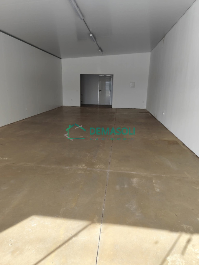 Local Comercial ID.1402 - Se alquila excelente a eatrenar local ubicado en Ocean Park, Maldonado 