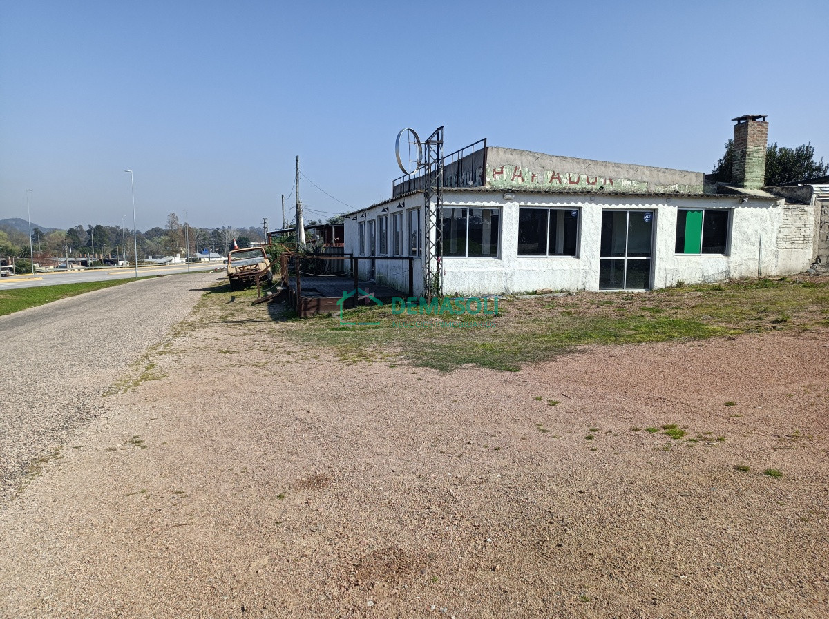 Local Comercial ID.558 - Se vende local con frente a ruta 9