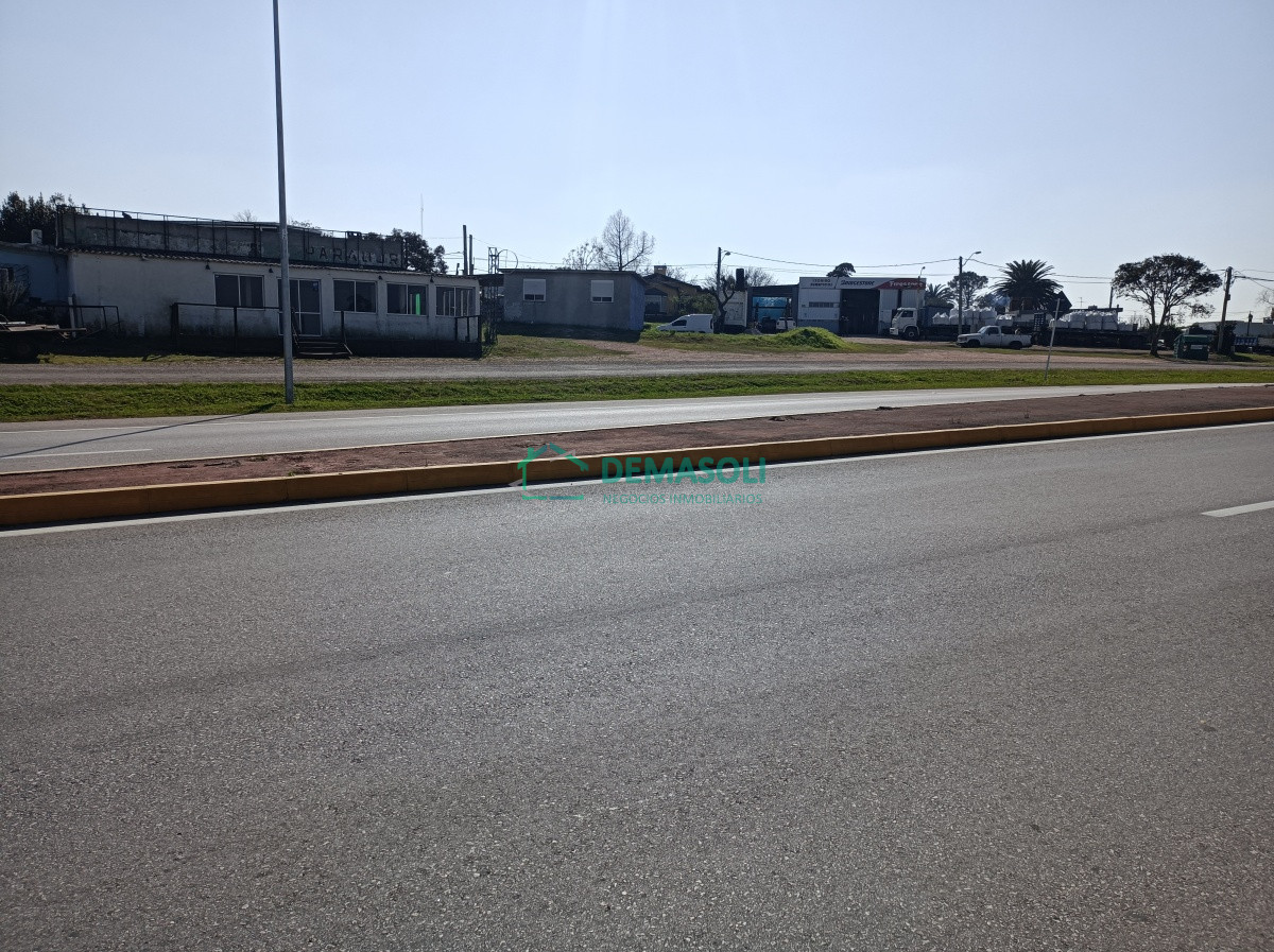 Local Comercial ID.558 - Se vende local con frente a ruta 9
