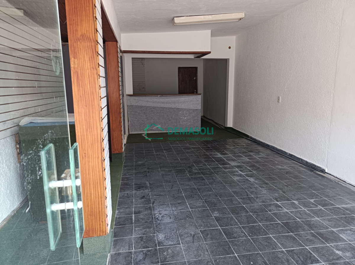 Local Comercial ID.516 - Se alquila local en Pan de Azúcar 