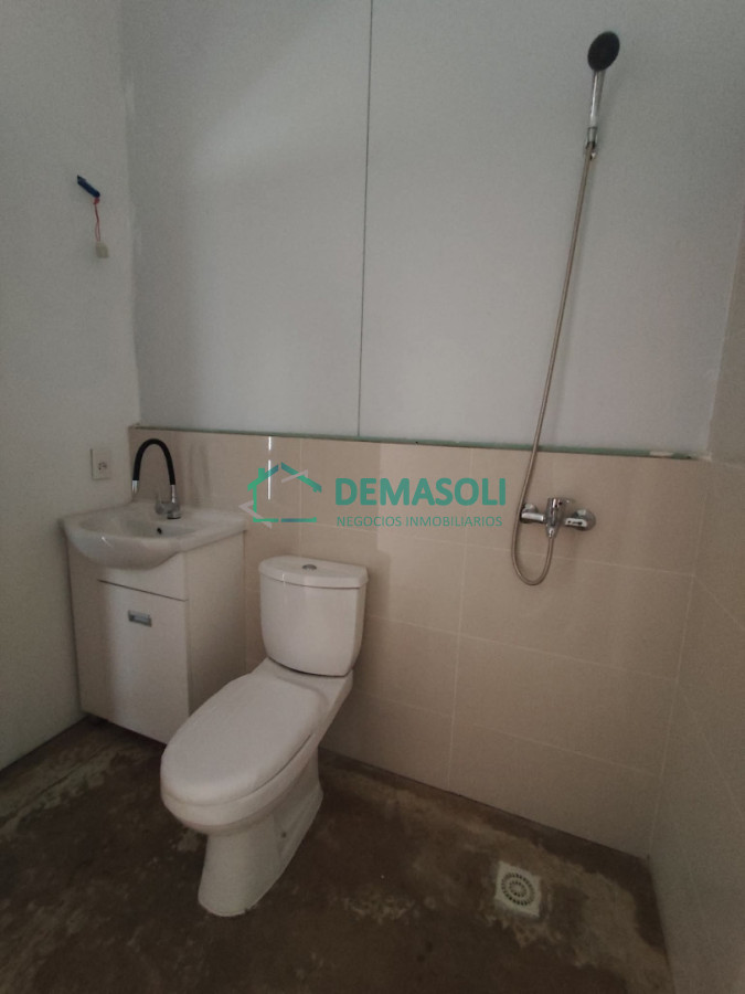 Local Comercial ID.1402 - Se alquila excelente a eatrenar local ubicado en Ocean Park, Maldonado 