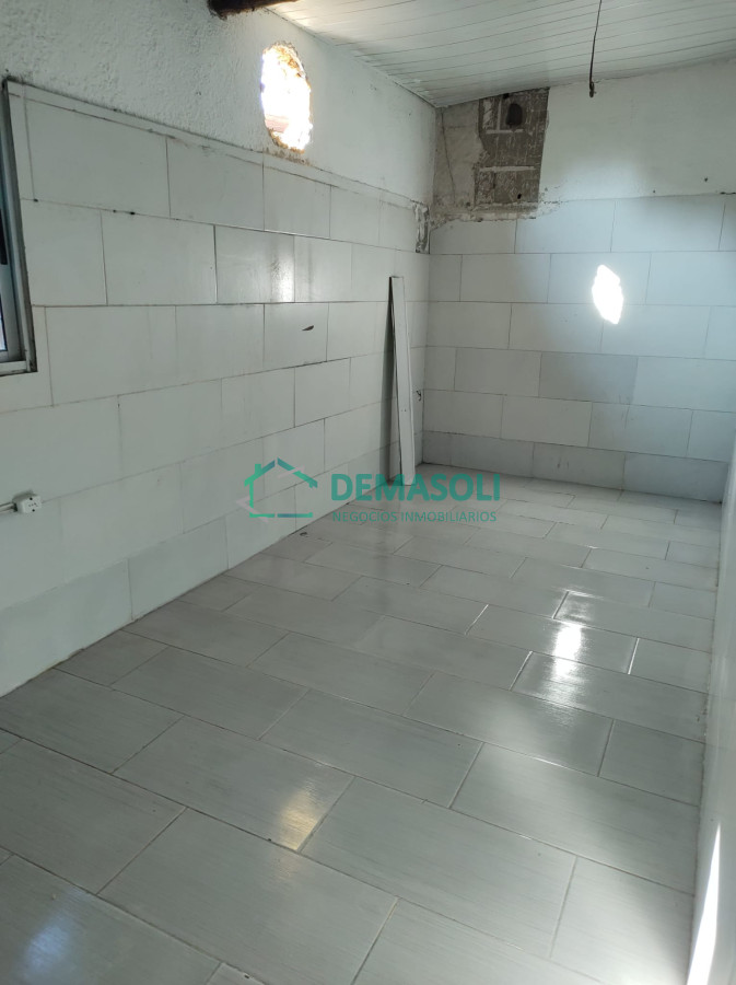 Local Comercial ID.558 - Se vende local con frente a ruta 9