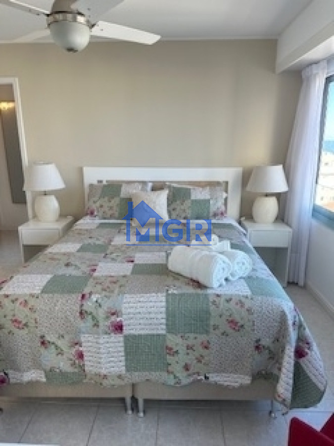 Apartamento ID.37 - ESPECTACULAR  !!! Alquiler Peninsula de Punta del Este, Edificio de Categoría 