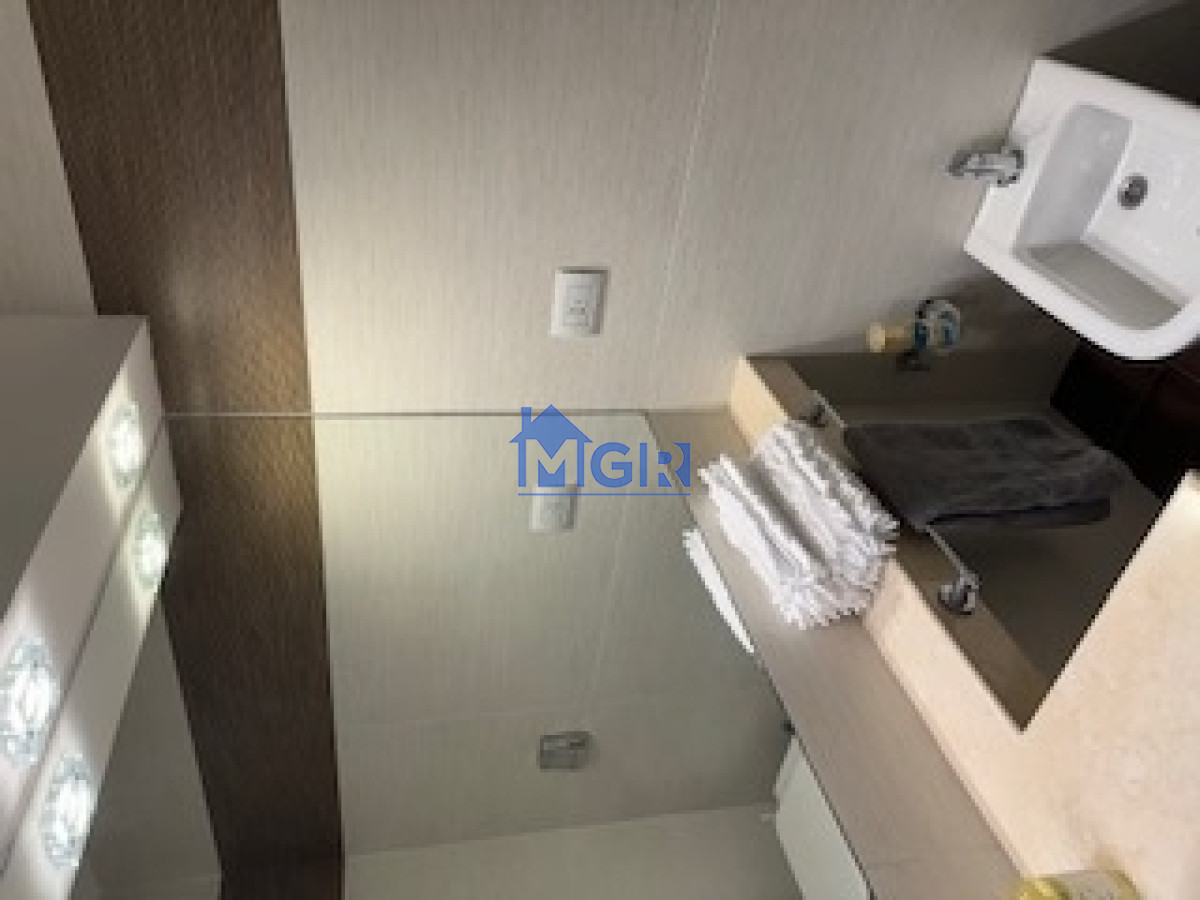 Apartamento ID.37 - ESPECTACULAR  !!! Alquiler Peninsula de Punta del Este, Edificio de Categoría 