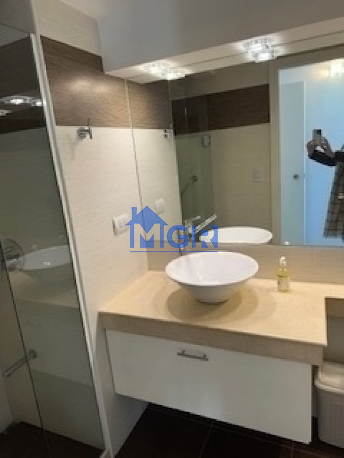 Apartamento ID.37 - ESPECTACULAR  !!! Alquiler Peninsula de Punta del Este, Edificio de Categoría 