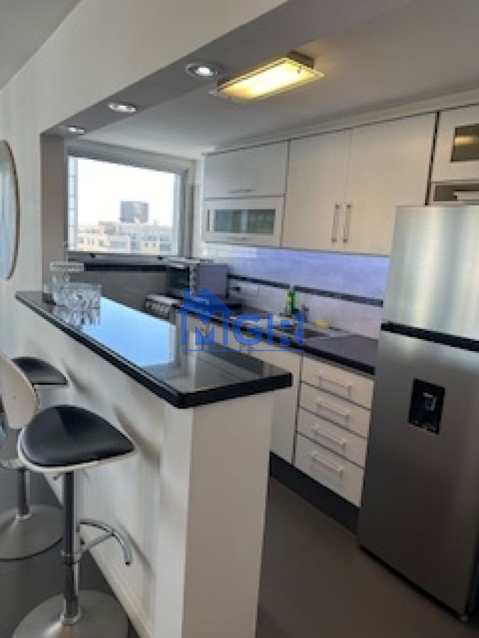 Apartamento ID.37 - ESPECTACULAR  !!! Alquiler Peninsula de Punta del Este, Edificio de Categoría 
