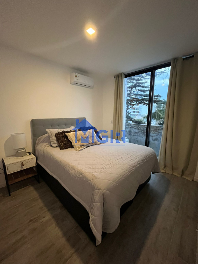 Apartamento ID.13 - Imperdible Punta Carretas ALQUILER DUPLEX a metros de mar.