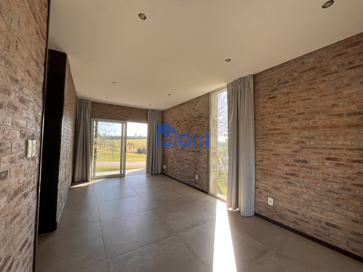 Casa ID.38 - OPORTUNIDAD! Alquiler en Barrio Privado Carmel. (Frente a La Tahona)