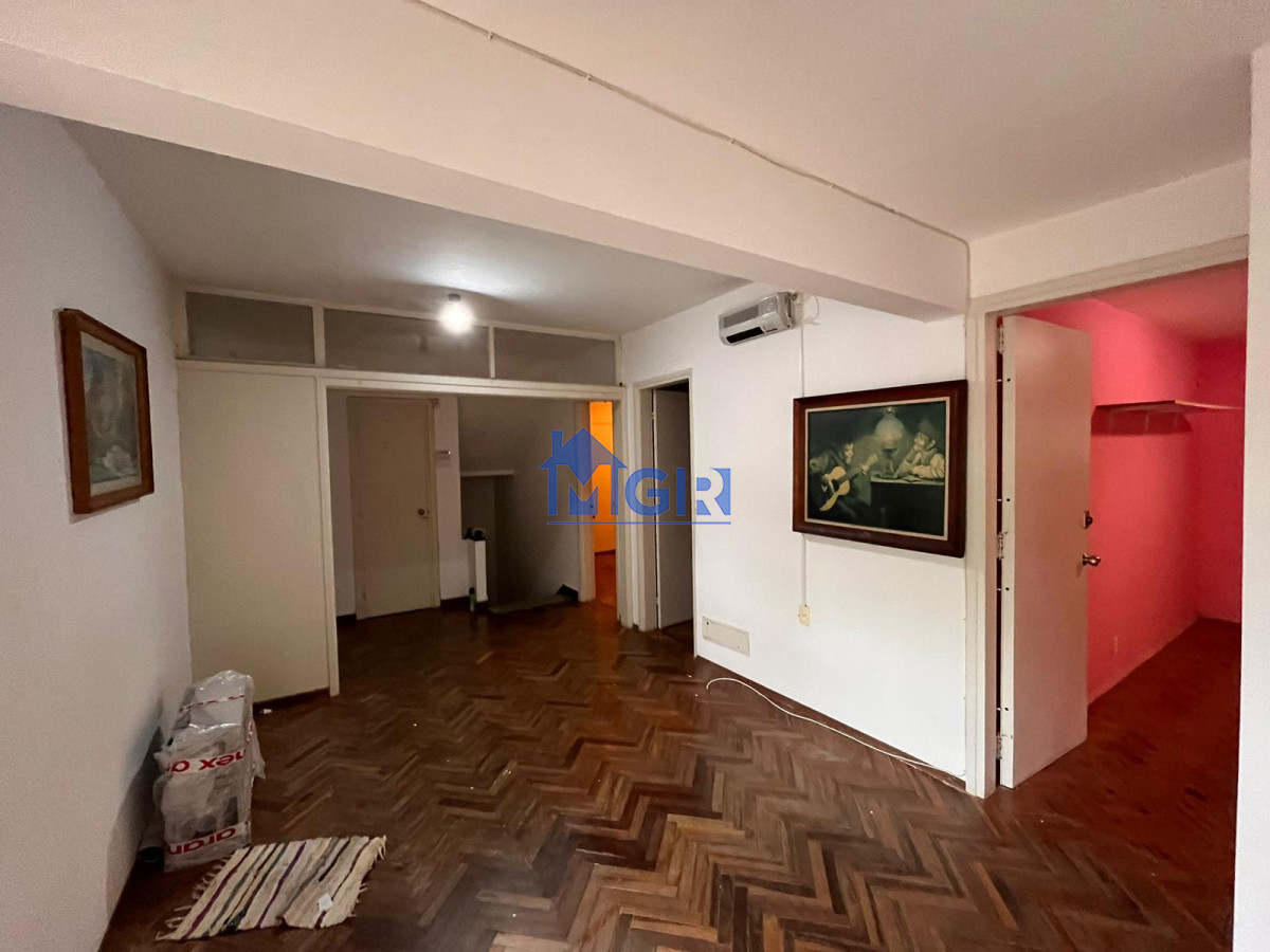 Casa ID.31 - IDEAL EMPRESA , VIVIENDA- PROPIEDAD DE 500mts SOBRE AVENIDA GRAL PAZ - PUNTA GORDA - MALVIN 