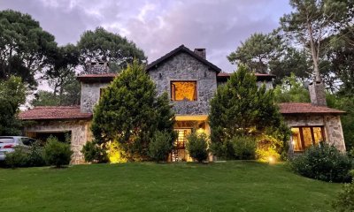 Casa Club del Lago (Punta Ballena) Hecha toda de piedra!