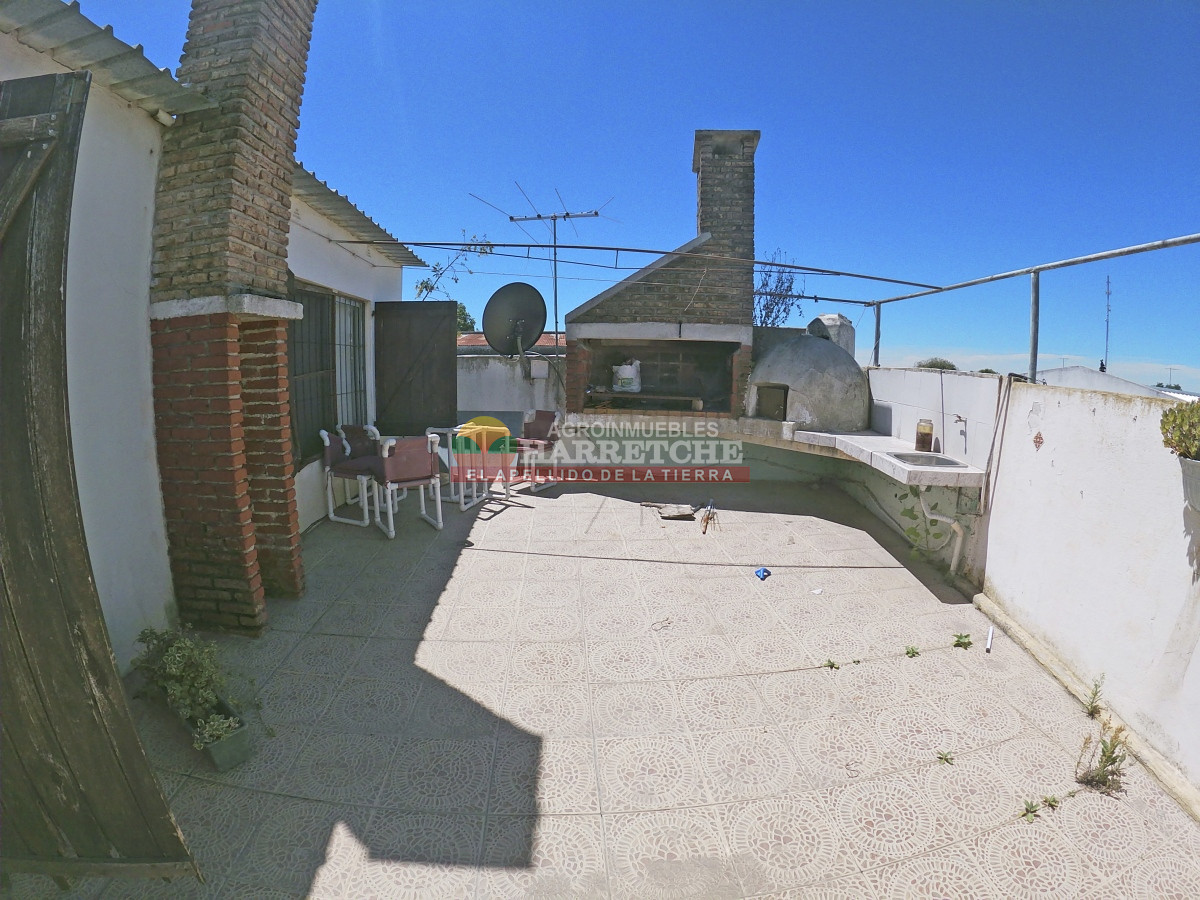 Casa ID.350 - Alquilo en el centro de Los Cerrillos, 2 dormitorios, terraza, parrillero, garaje.