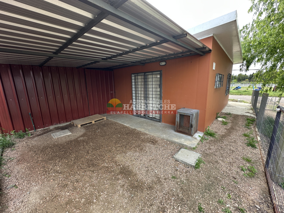 Casa ID.545 - Alquiler en Progreso, casa de 1 dormitorio, galpón, alero para vehículo. 