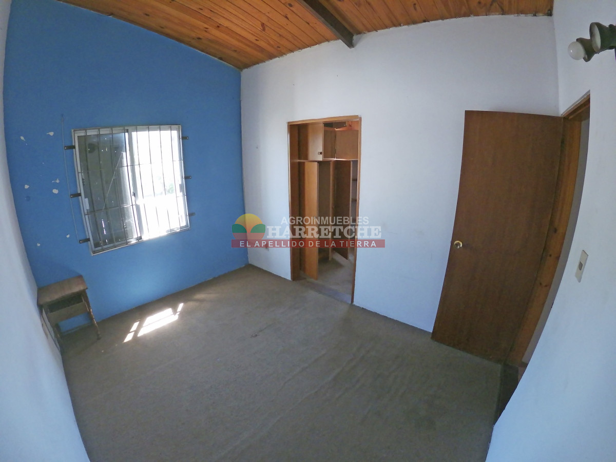 Casa ID.350 - Alquilo en el centro de Los Cerrillos, 2 dormitorios, terraza, parrillero, garaje.