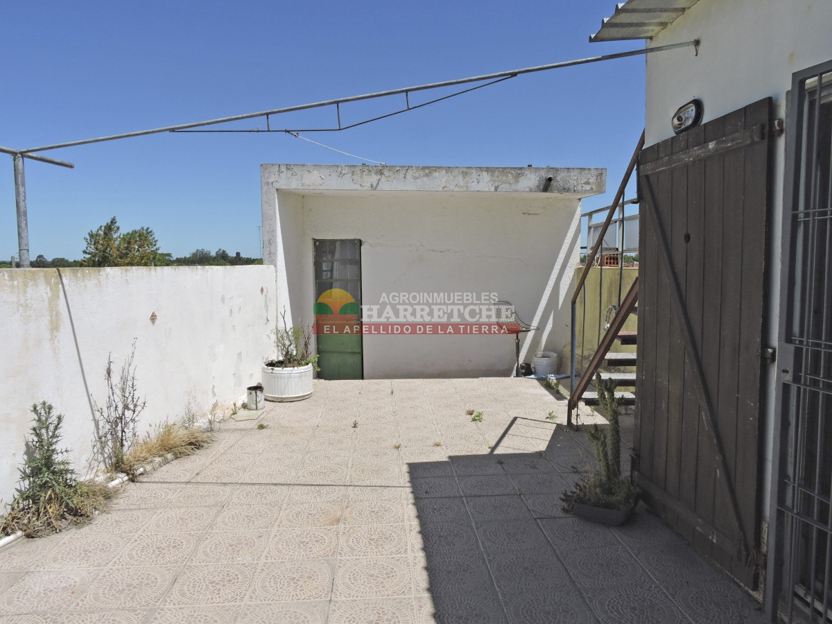 Casa ID.350 - Alquilo en el centro de Los Cerrillos, 2 dormitorios, terraza, parrillero, garaje.