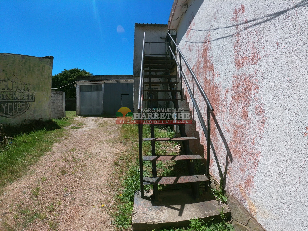 Casa ID.350 - Alquilo en el centro de Los Cerrillos, 2 dormitorios, terraza, parrillero, garaje.