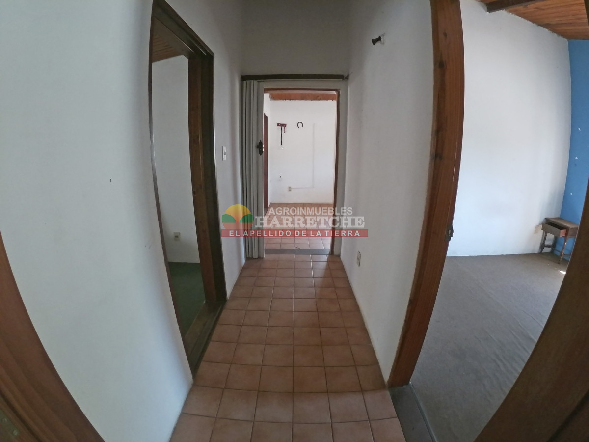 Casa ID.350 - Alquilo en el centro de Los Cerrillos, 2 dormitorios, terraza, parrillero, garaje.