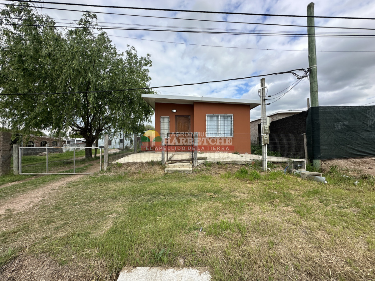 Casa ID.545 - Alquiler en Progreso, casa de 1 dormitorio, galpón, alero para vehículo. 