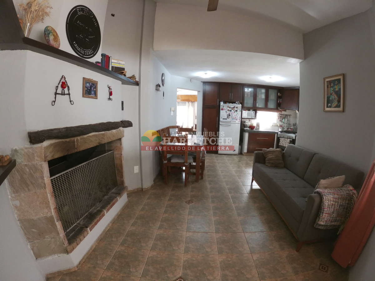 Casa ID.531 - Chalet en Lezica, 3 dormitorios, 2 baños, garaje, parrillero techado! Apta Banco