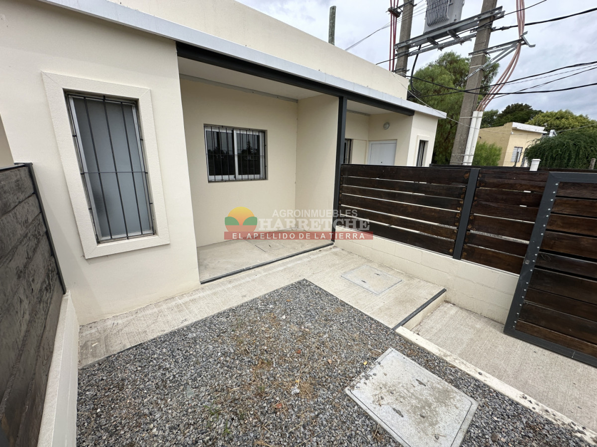 Casa ID.506 - Alquiler en Progreso, céntrico, 1 dormitorio, patio! Unidad 002  