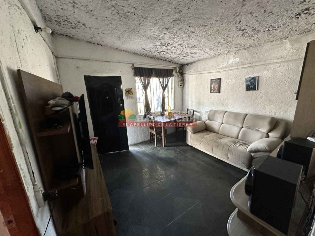 Casa ID.540 - Vendo casa en 18 de Mayo, 2 dormitorio, parrillero, alero