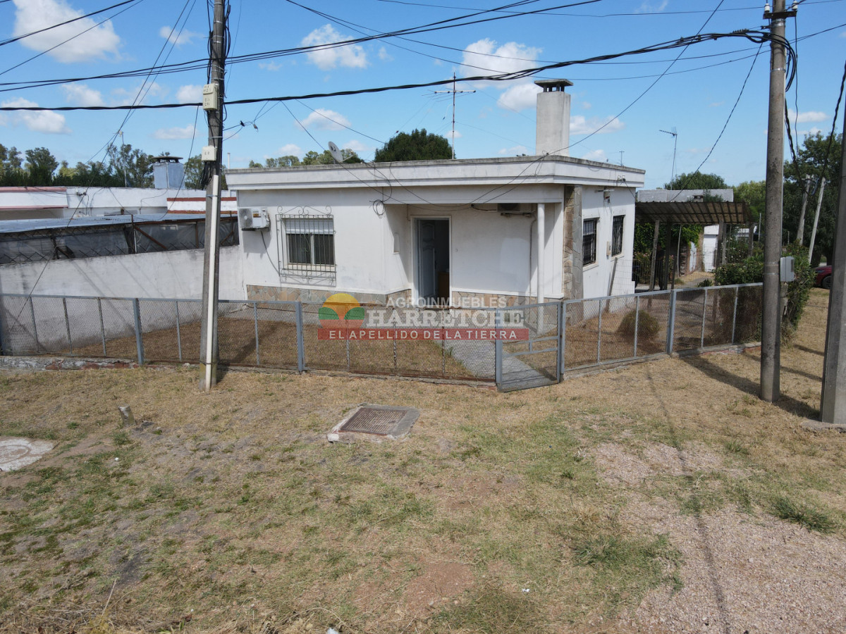 Casa ID.504 - Casa en venta Progreso, terreno esquina buena costrucción.