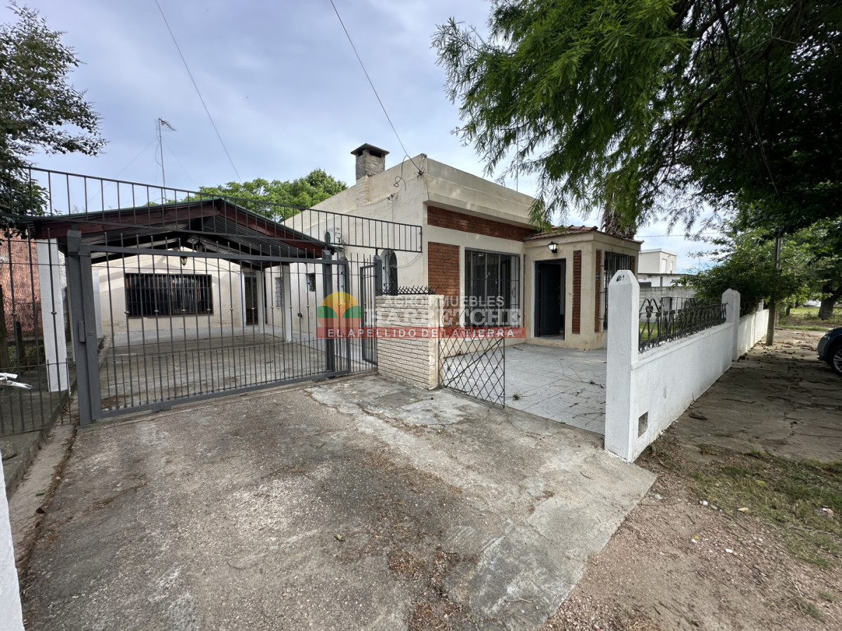 Casa ID.496 -  Casa en venta en Progreso, 3 dorm, 3 baños, cochera y parrillero! 