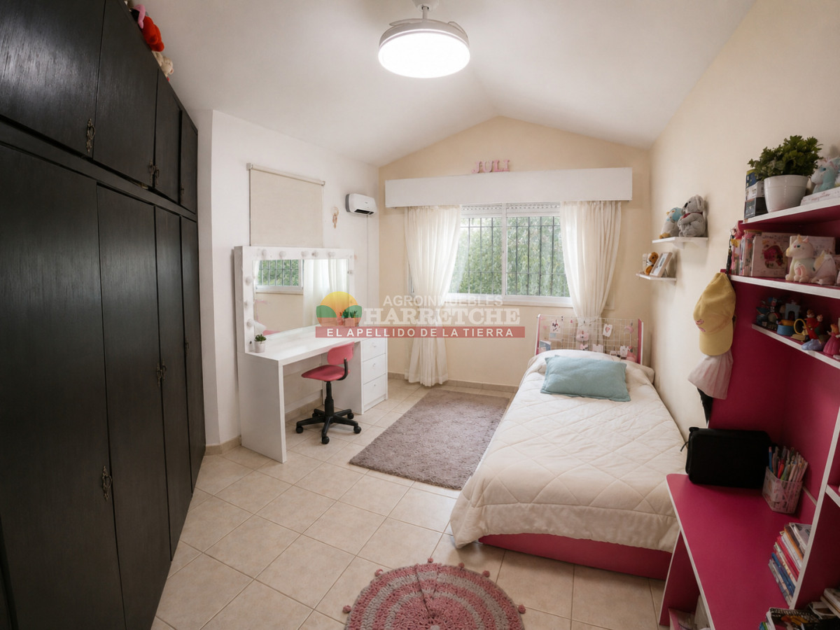 Casa ID.531 - Chalet en Lezica, 3 dormitorios, 2 baños, garaje, parrillero techado! Apta Banco