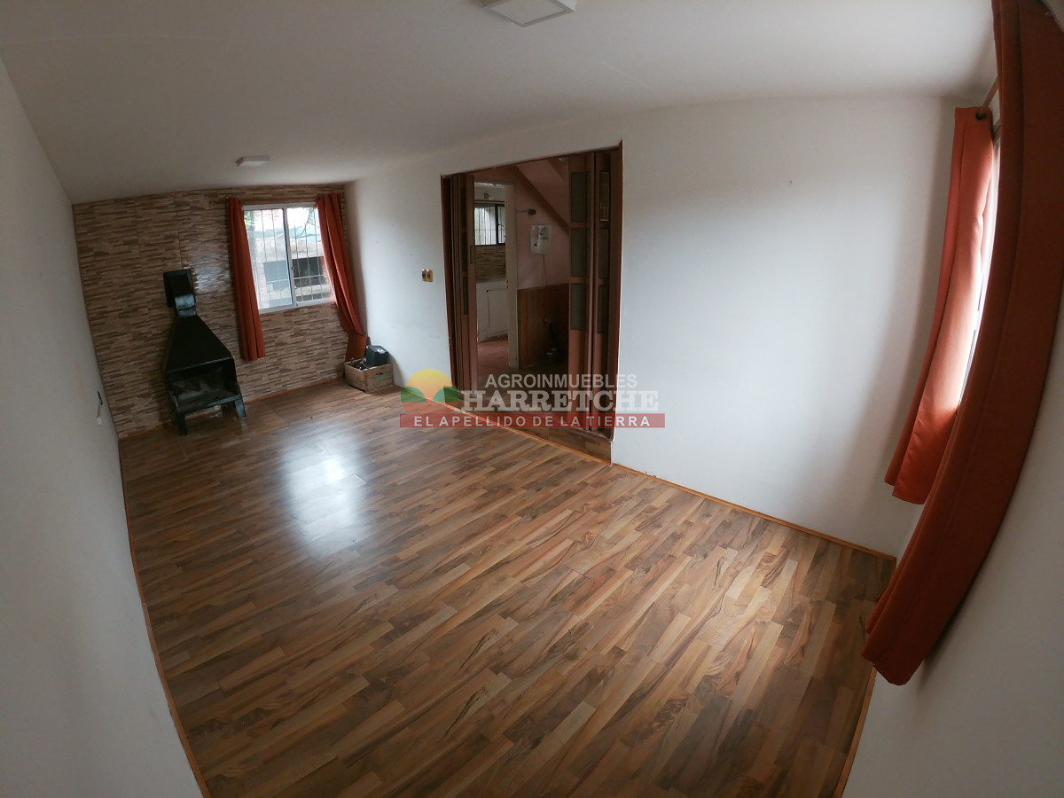 Casa ID.326 - Casa en dos niveles venta Progreso, 3 dormitorios, parrillero, estacionamiento, con renta