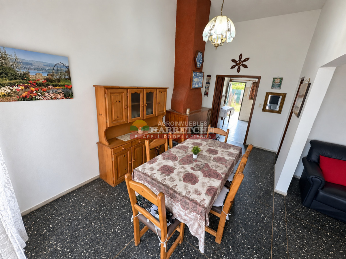 Casa ID.541 - Alquilo casa en Progreso, 3 dormitorios, living comedor, patio! 