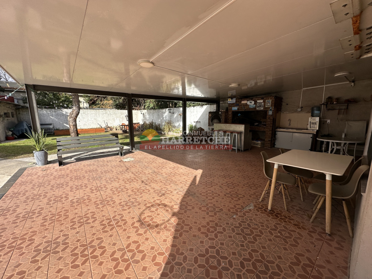 Casa ID.531 - Chalet en Lezica, 3 dormitorios, 2 baños, garaje, parrillero techado! Apta Banco