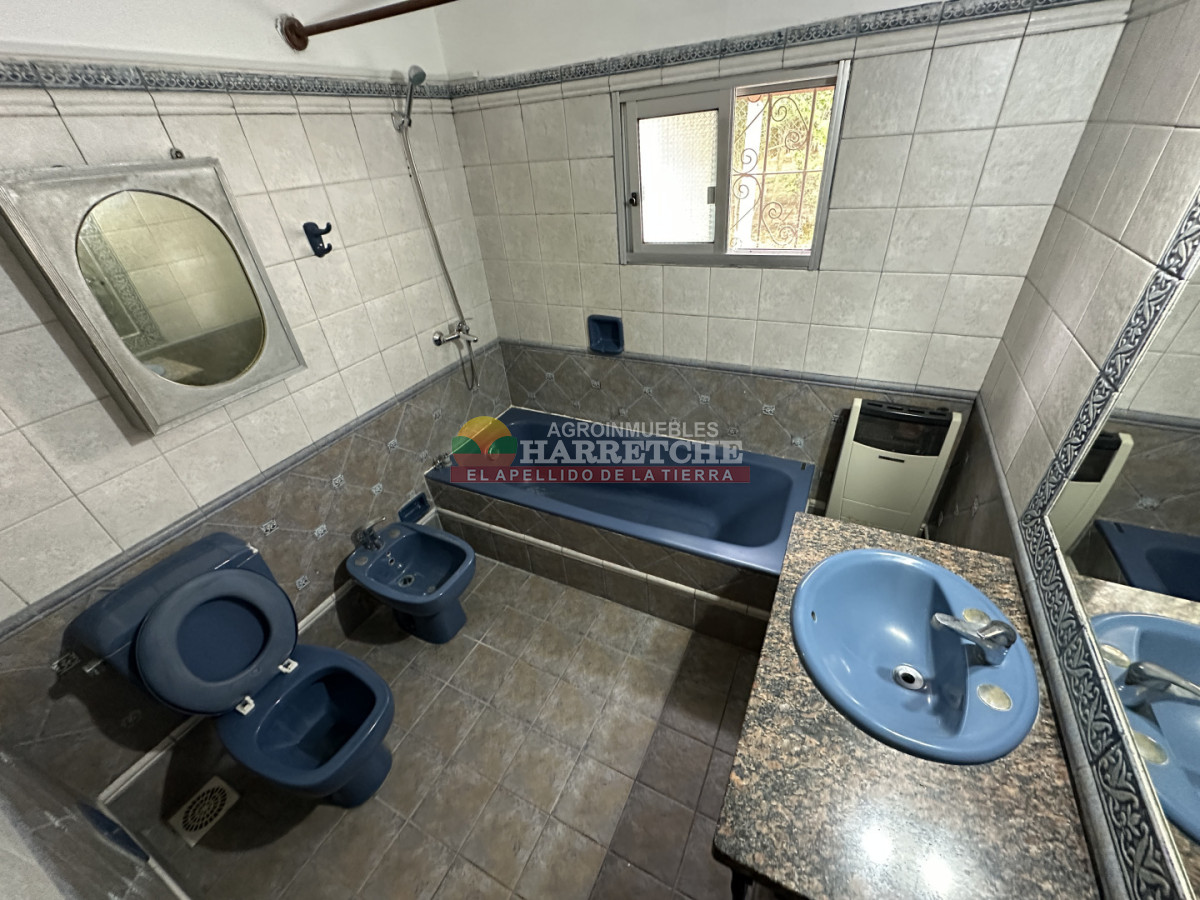 Casa ID.496 -  Casa en venta en Progreso, 3 dorm, 3 baños, cochera y parrillero! 