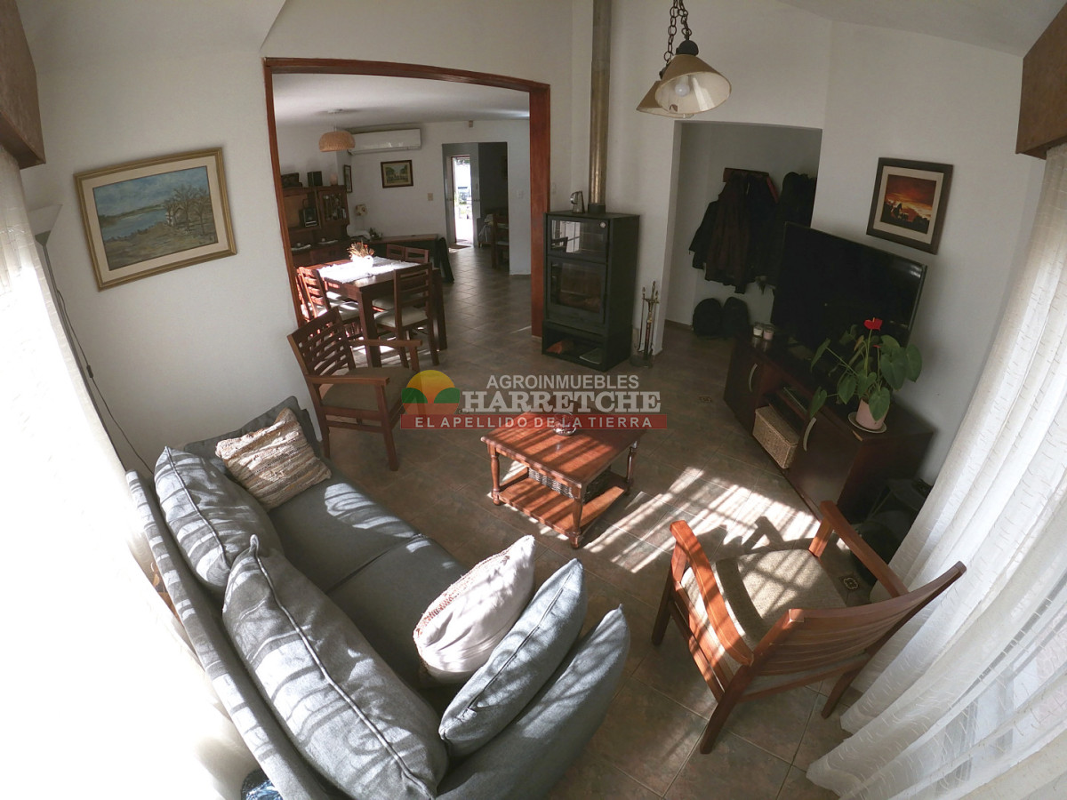 Casa ID.531 - Chalet en Lezica, 3 dormitorios, 2 baños, garaje, parrillero techado! Apta Banco