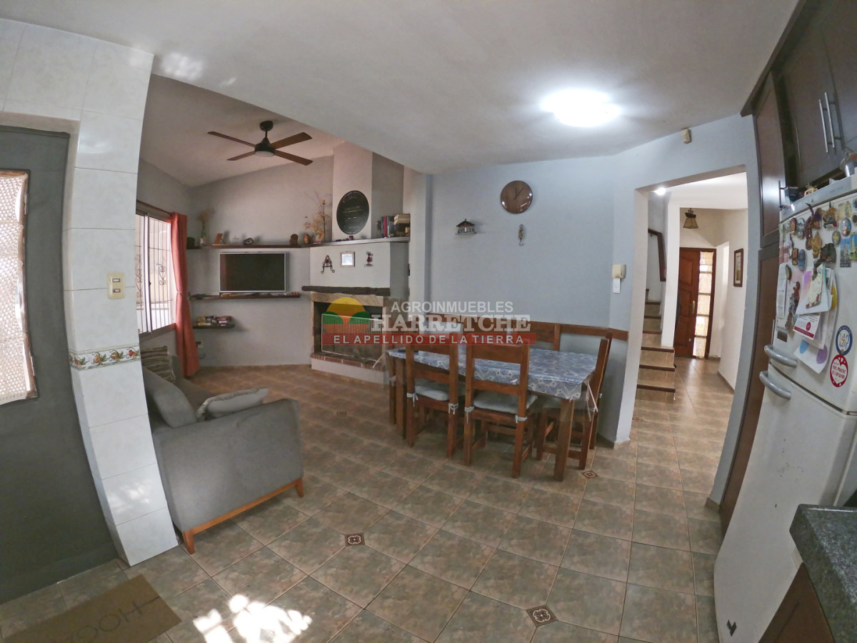 Casa ID.531 - Chalet en Lezica, 3 dormitorios, 2 baños, garaje, parrillero techado! Apta Banco