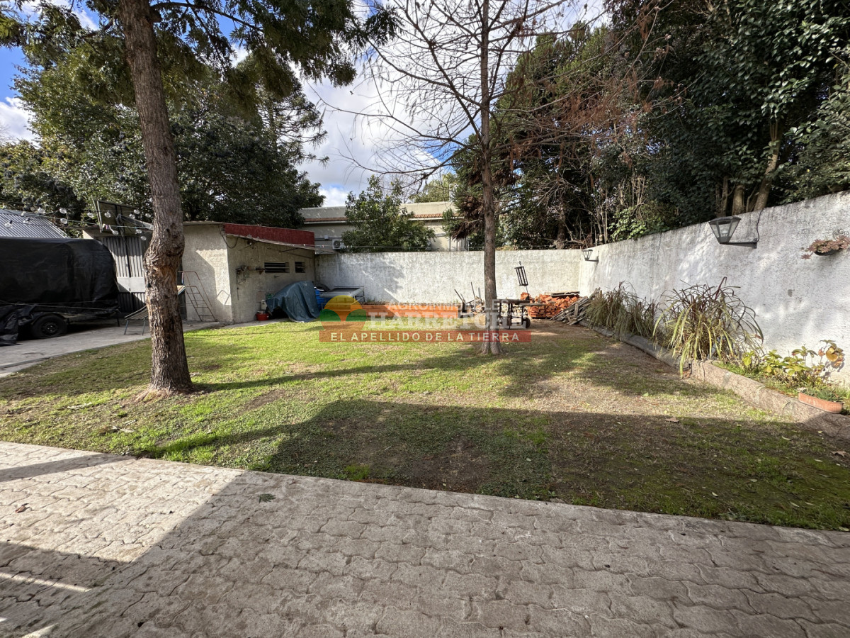 Casa ID.531 - Chalet en Lezica, 3 dormitorios, 2 baños, garaje, parrillero techado! Apta Banco
