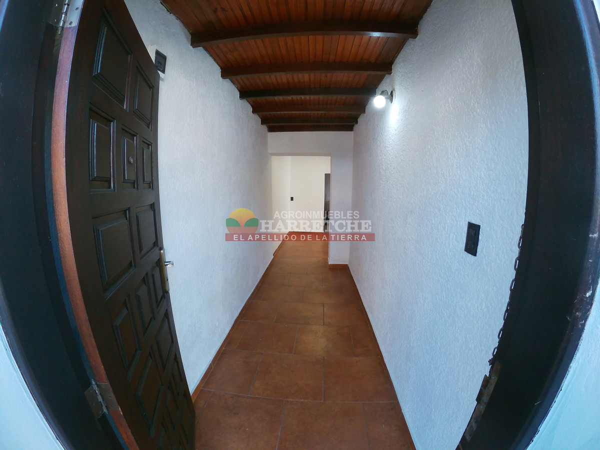 Casa ID.473 - Casa en Canelones, 2 dormitorios, fondo, parrillero.