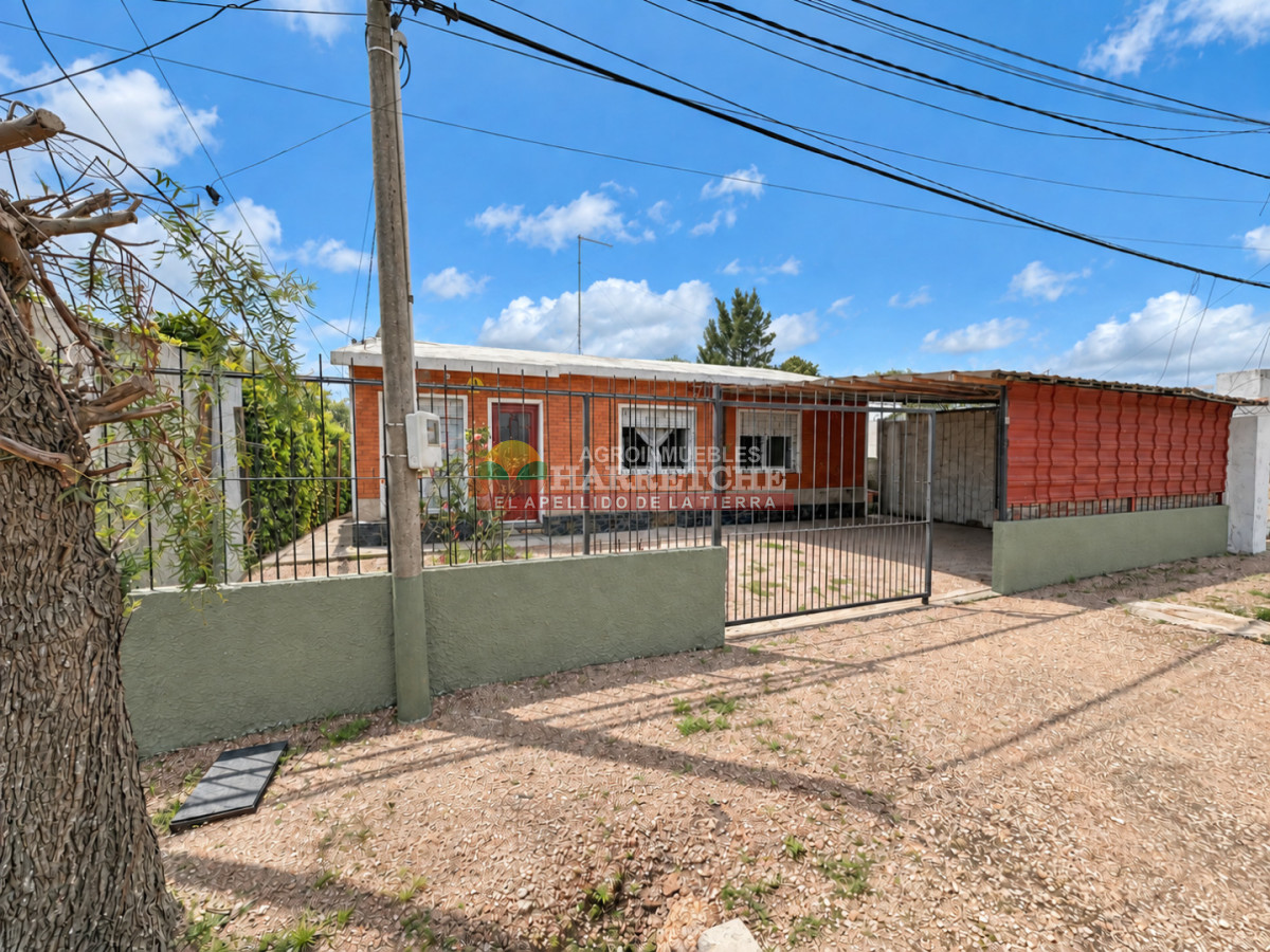 Casa ID.541 - Alquilo casa en Progreso, 3 dormitorios, living comedor, patio! 