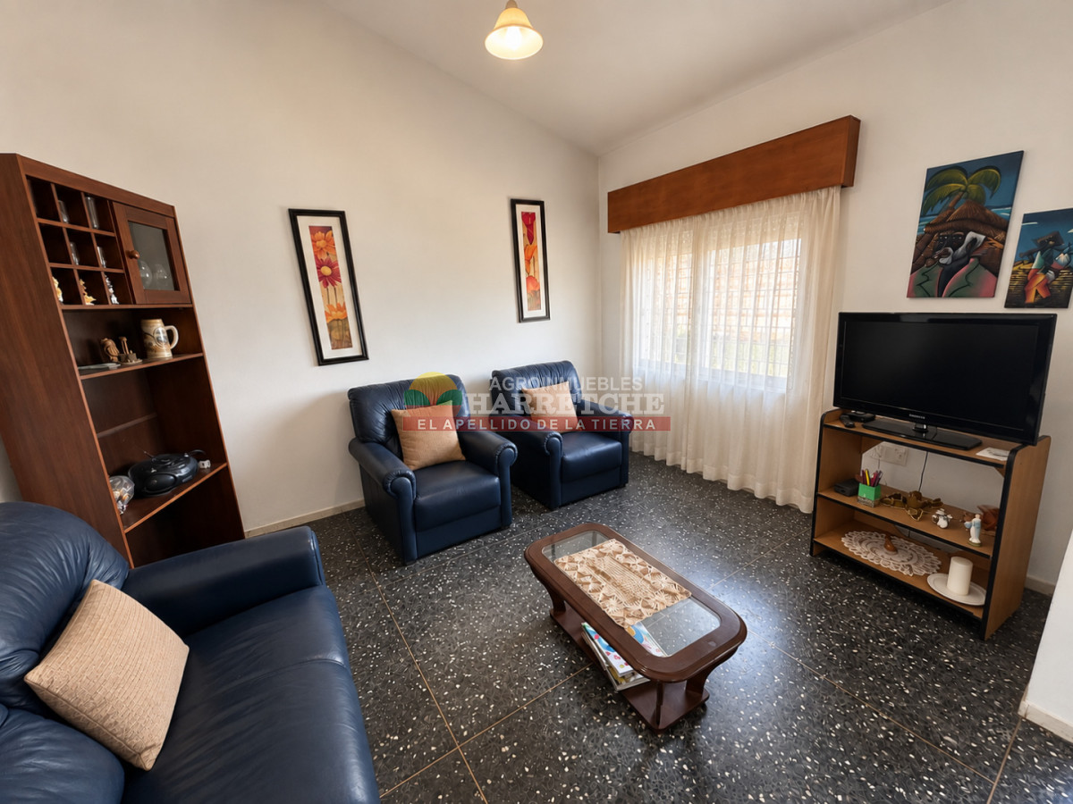 Casa ID.541 - Alquilo casa en Progreso, 3 dormitorios, living comedor, patio! 