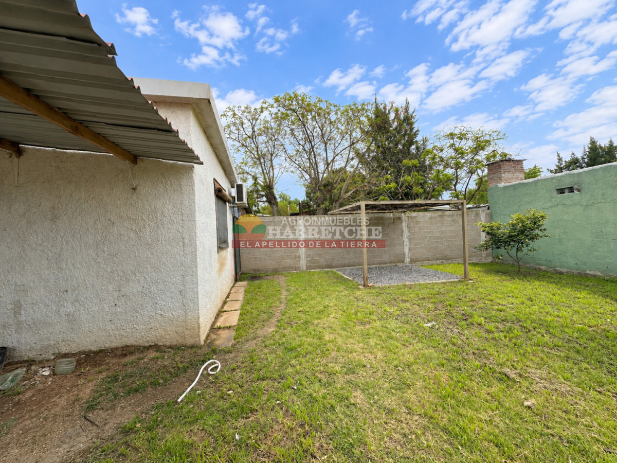 Casa ID.542 - Vendo casa en Progreso, Villa Felicidad, 1 dorm, cocina, garaje barbacoa AH-3364
