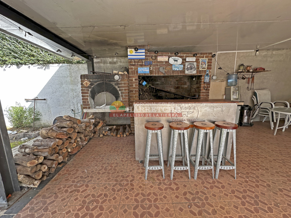 Casa ID.531 - Chalet en Lezica, 3 dormitorios, 2 baños, garaje, parrillero techado! Apta Banco