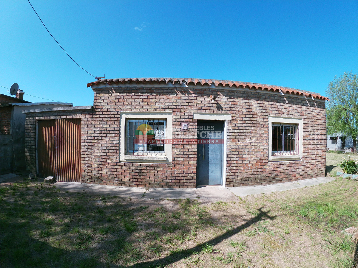 Casa ID.412 - Casa en venta, 2 dormitorios, garaje, DUEÑO FINANCIA, entrega U$S 15.000