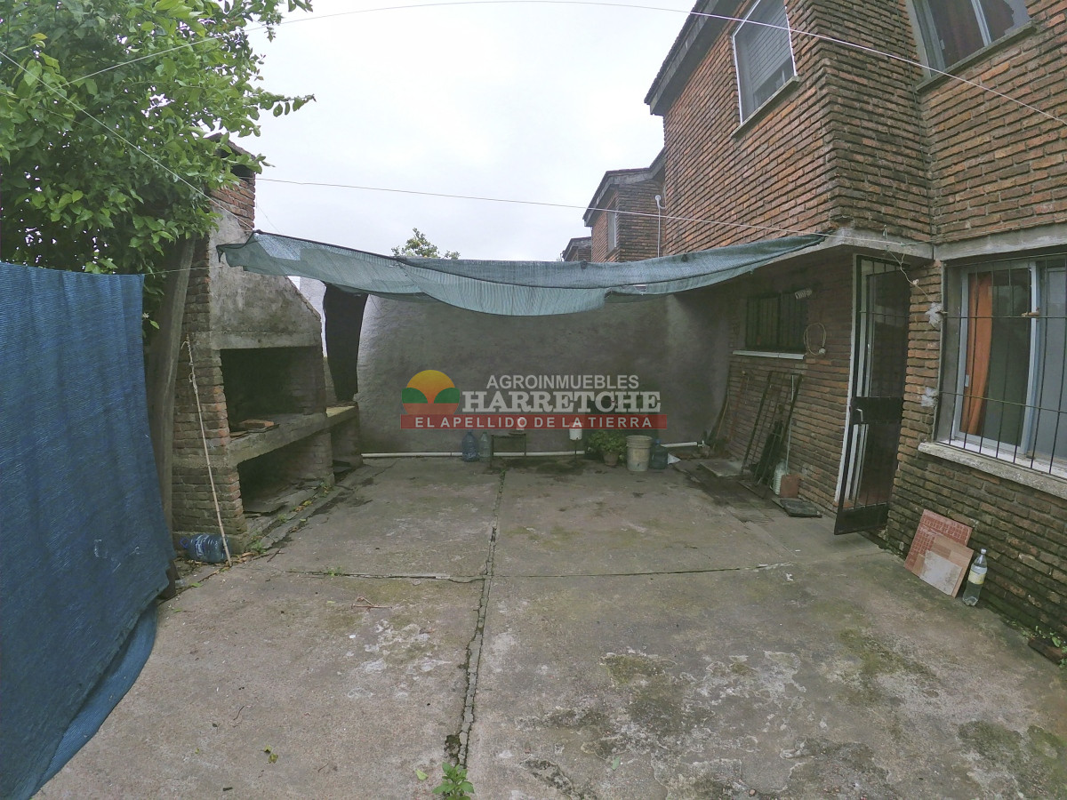 Casa ID.326 - Casa en dos niveles venta Progreso, 3 dormitorios, parrillero, estacionamiento, con renta