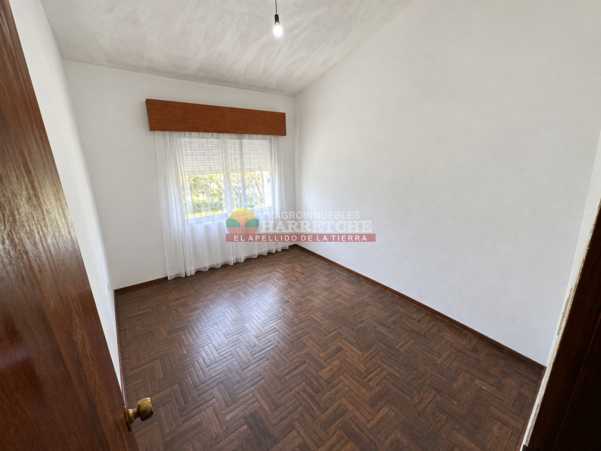 Casa ID.541 - Alquilo casa en Progreso, 3 dormitorios, living comedor, patio! 