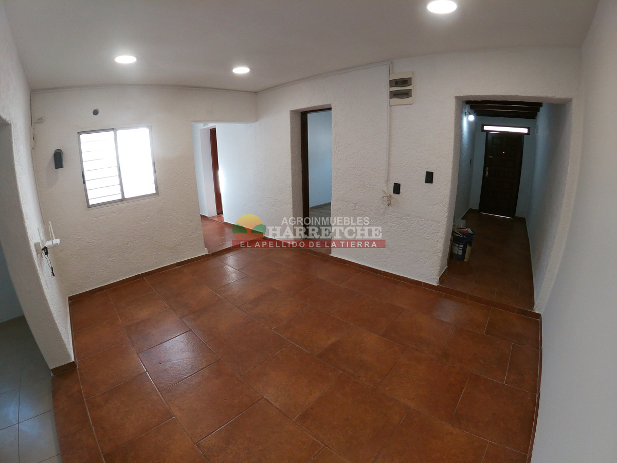 Casa ID.473 - Casa en Canelones, 2 dormitorios, fondo, parrillero.