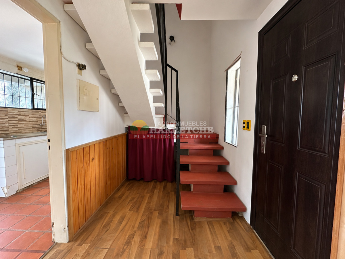 Casa ID.326 - Casa en dos niveles venta Progreso, 3 dormitorios, parrillero, estacionamiento, con renta