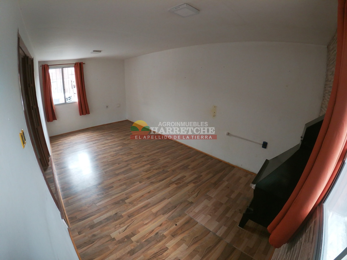 Casa ID.326 - Casa en dos niveles venta Progreso, 3 dormitorios, parrillero, estacionamiento, con renta