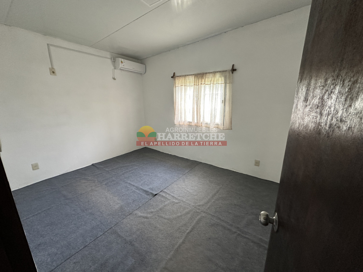 Casa ID.542 - Vendo casa en Progreso, Villa Felicidad, 1 dorm, cocina, garaje barbacoa AH-3364