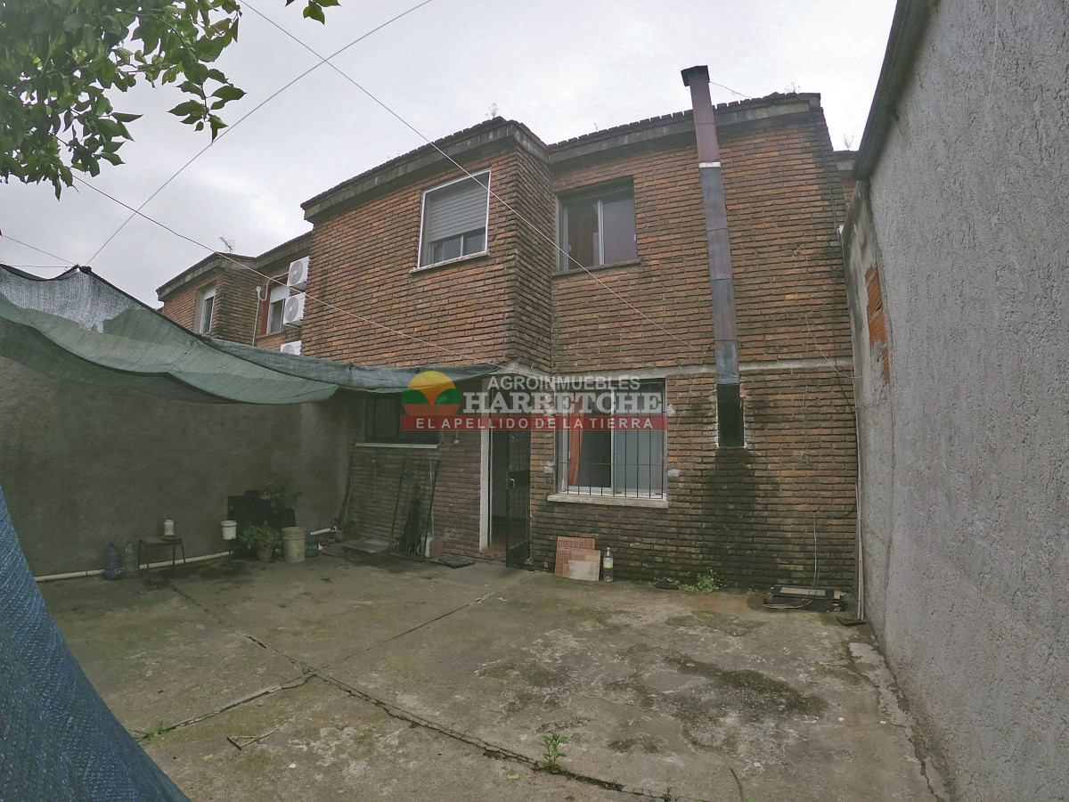 Casa ID.326 - Casa en dos niveles venta Progreso, 3 dormitorios, parrillero, estacionamiento, con renta